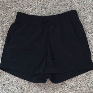 lulu lemon spring break-away shorts